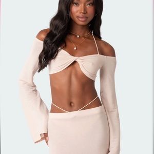 Celeste Off Shoulder Twist Crop Top edikted